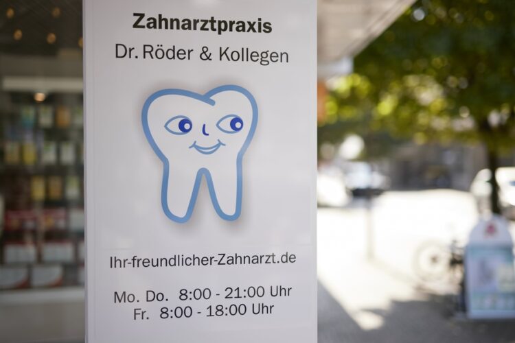 Online Kontakt Zahnarzt Wetzlar - Zahnzentrum Dr. Röder und Kollegen